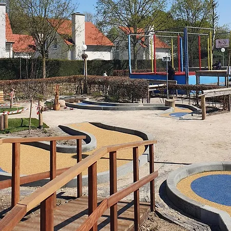 Cosy, Wooden, Comfortable In A Car-free Zone Arcen